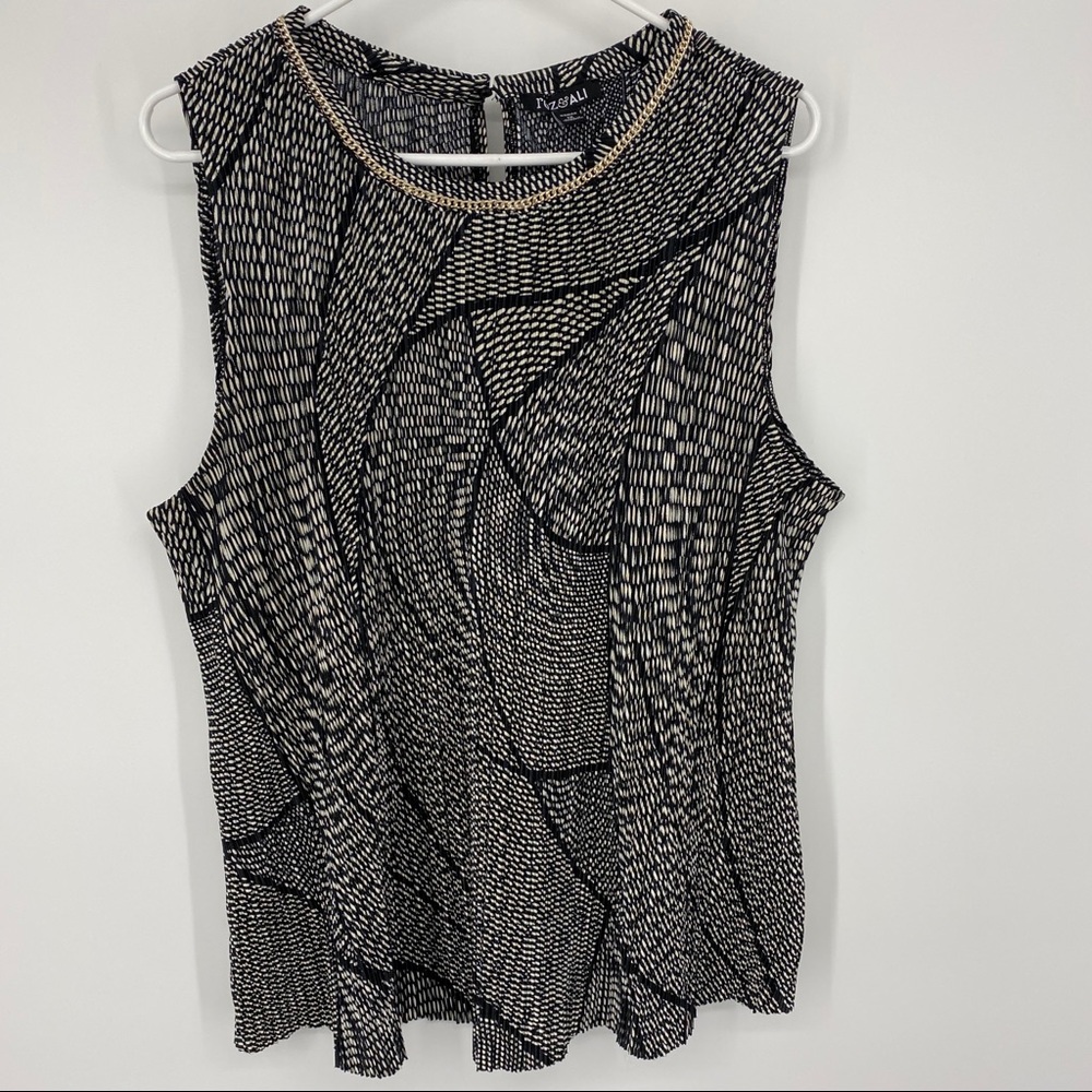 Roz & Ali Black & White Tank Top
